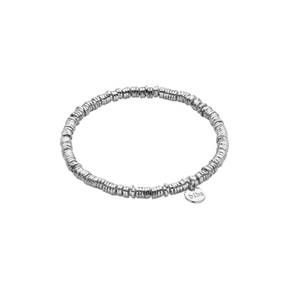 Armband aus flachen Perlen